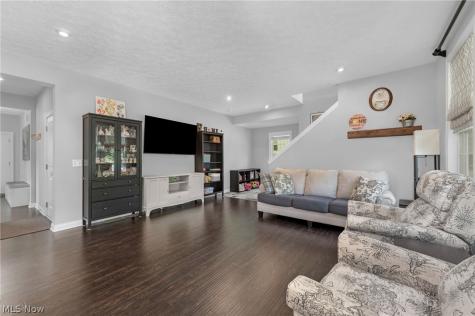 978 Hawkin Lane Aurora OH 44202