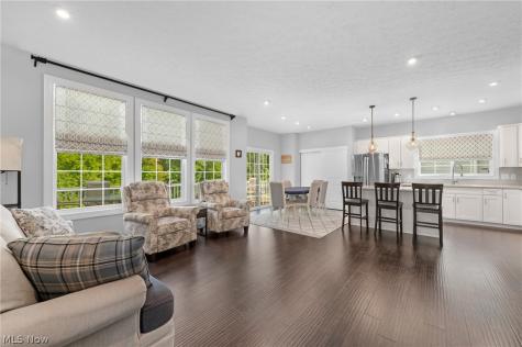 978 Hawkin Lane Aurora OH 44202