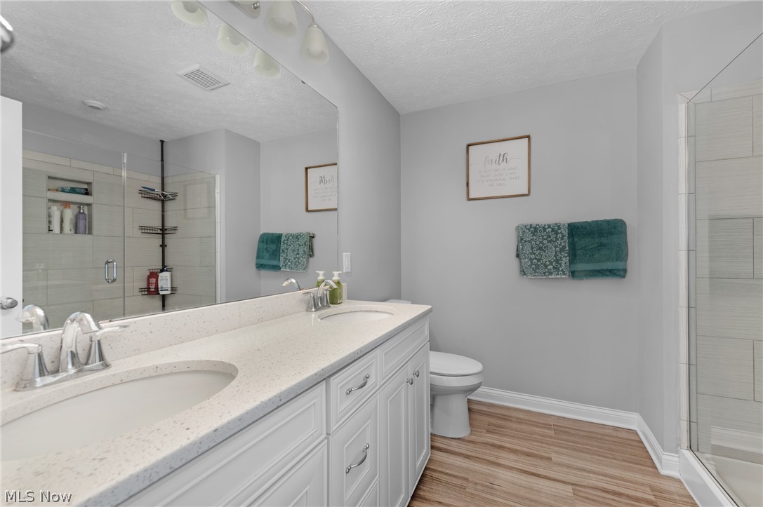 978 Hawkin Lane Aurora OH 44202
