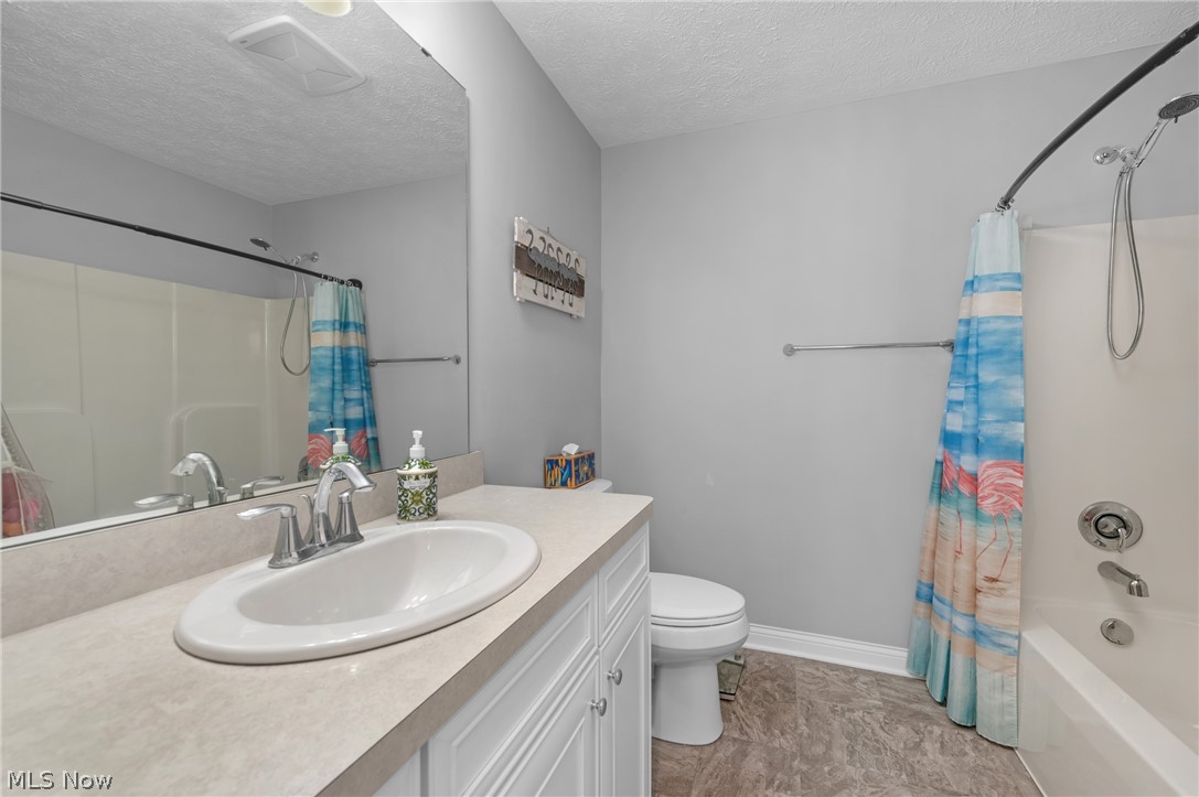 978 Hawkin Lane Aurora OH 44202