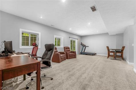 978 Hawkin Lane Aurora OH 44202