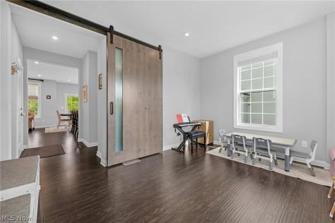 978 Hawkin Lane Aurora OH 44202