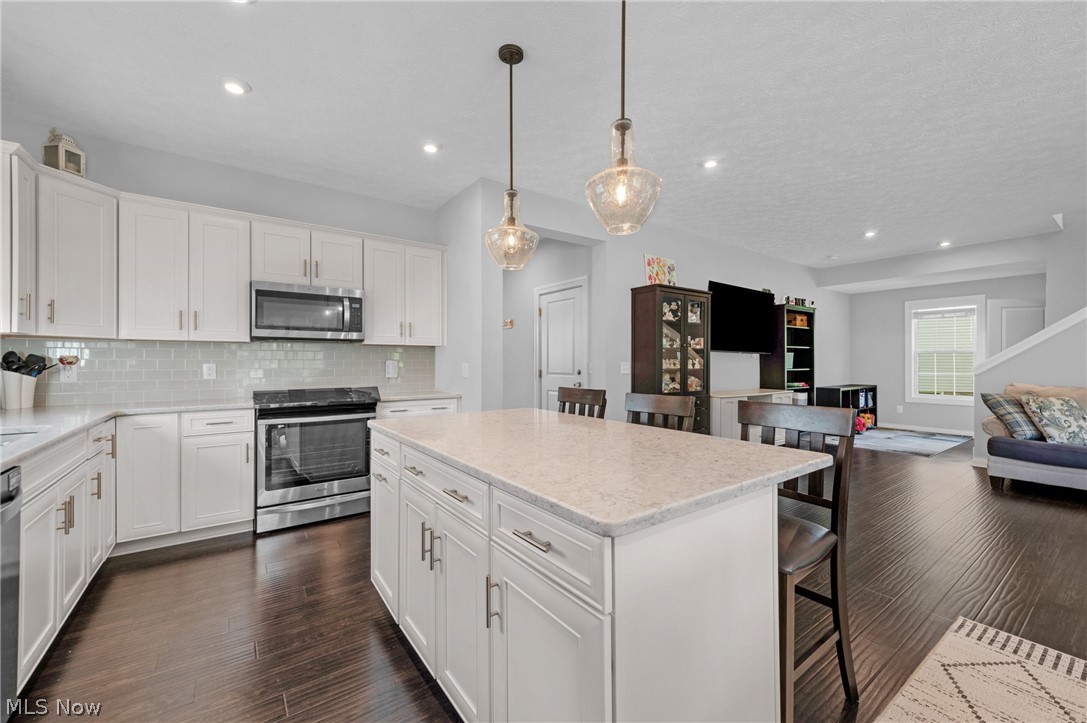 978 Hawkin Lane Aurora OH 44202
