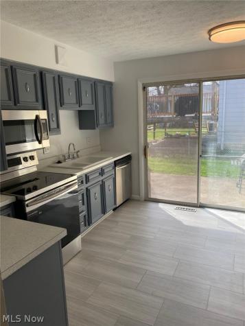 14144 Lisa Drive Maple Heights OH 44137