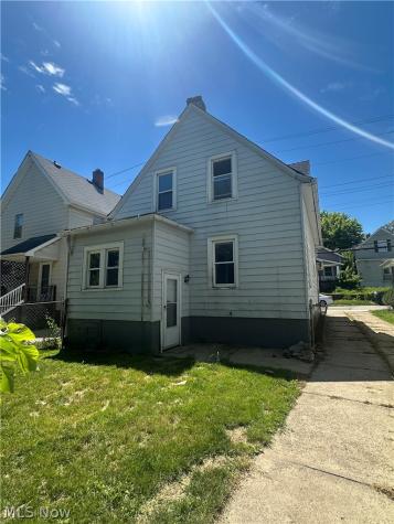 2916 Searsdale Avenue Cleveland OH 44109