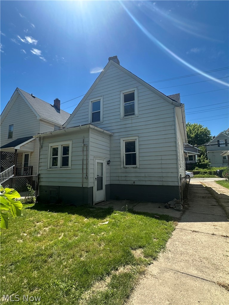 2916 Searsdale Avenue Cleveland OH 44109