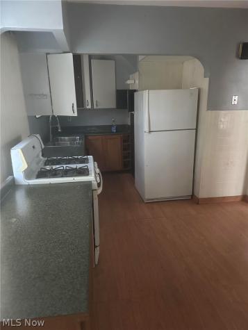 2916 Searsdale Avenue Cleveland OH 44109