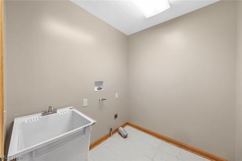 2427 Queensbury Road Alliance OH 44601