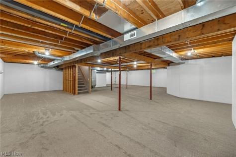 2427 Queensbury Road Alliance OH 44601