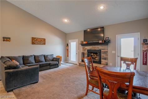 4009 Greenwich Road Norton OH 44203
