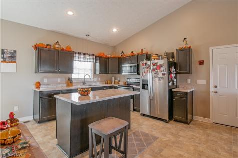 4009 Greenwich Road Norton OH 44203