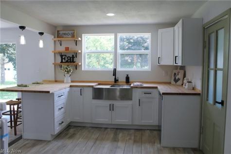 131 Mill Street Burbank OH 44214