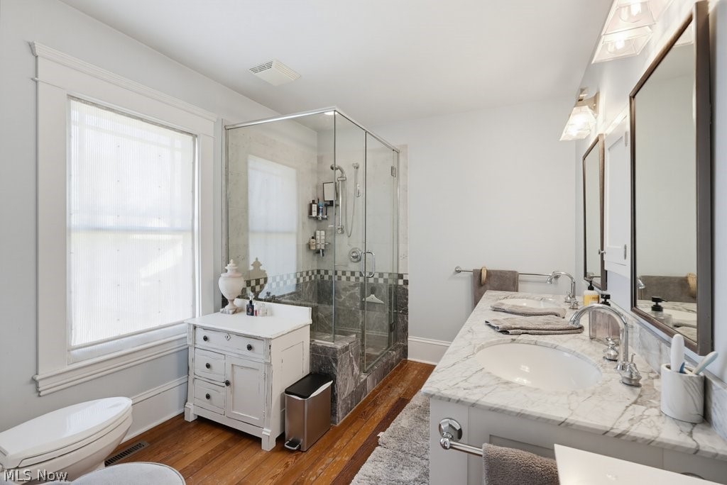 104 S Franklin Street Chagrin Falls OH 44022