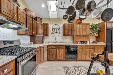 4020 Faircrest Street SW Canton OH 44706