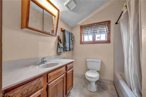 4020 Faircrest Street SW Canton OH 44706