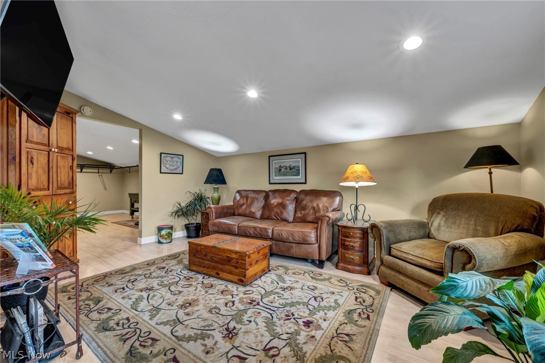 4020 Faircrest Street SW Canton OH 44706