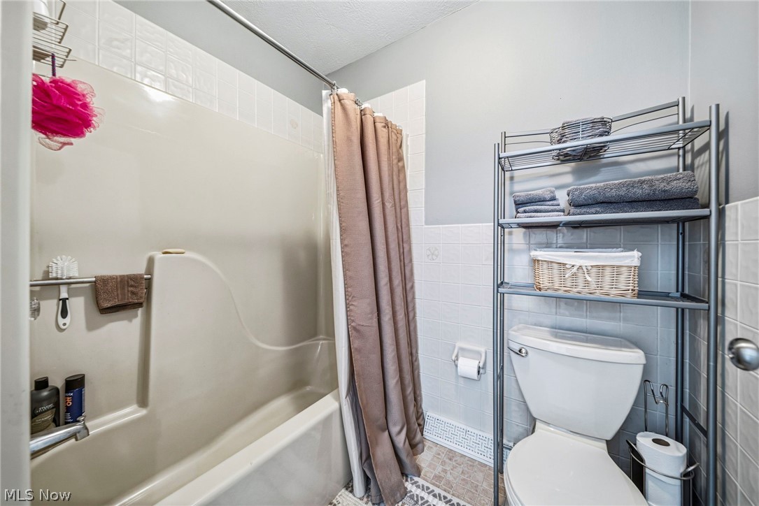 2013 Deerfield Drive Ashtabula OH 44004