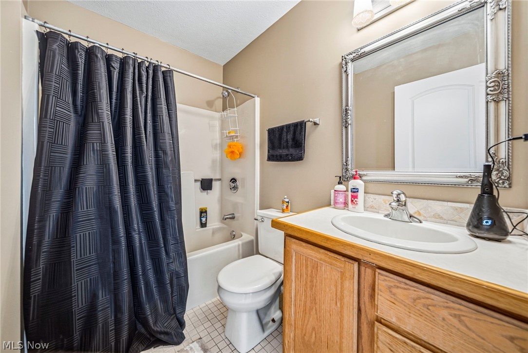 2013 Deerfield Drive Ashtabula OH 44004