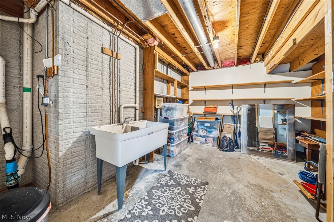 2013 Deerfield Drive Ashtabula OH 44004