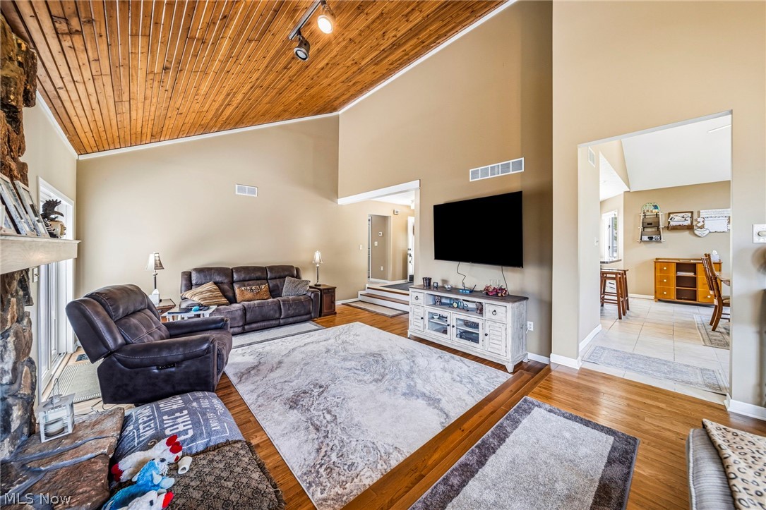 2013 Deerfield Drive Ashtabula OH 44004