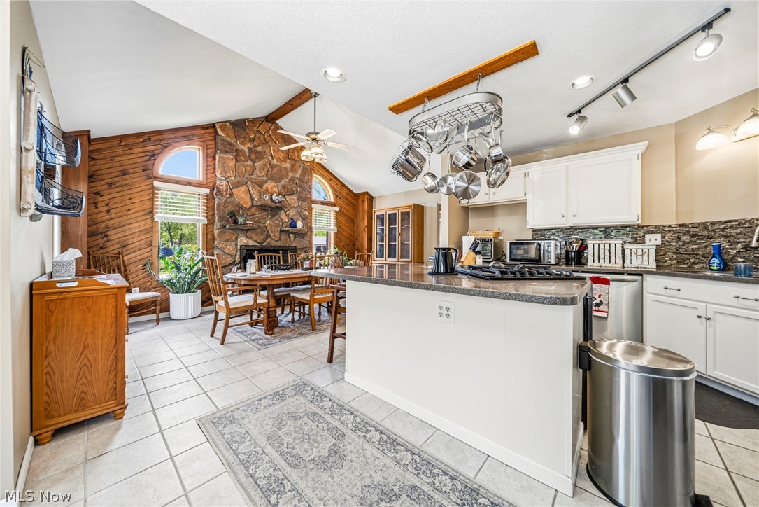 2013 Deerfield Drive Ashtabula OH 44004