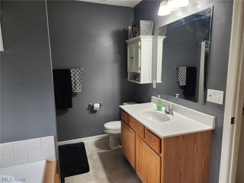 11270 Grand Valley Drive NW Uniontown OH 44685