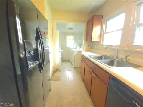 821 Cleveland Road Ravenna OH 44266