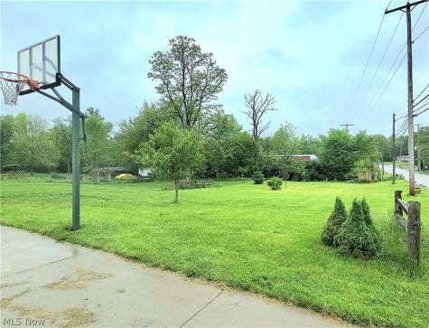 821 Cleveland Road Ravenna OH 44266