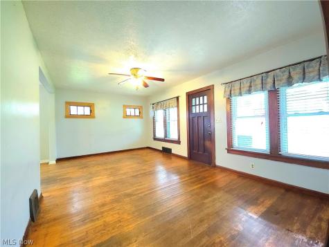 821 Cleveland Road Ravenna OH 44266