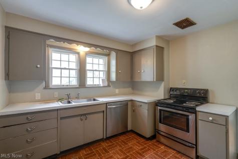 632 Roslyn Avenue Akron OH 44320