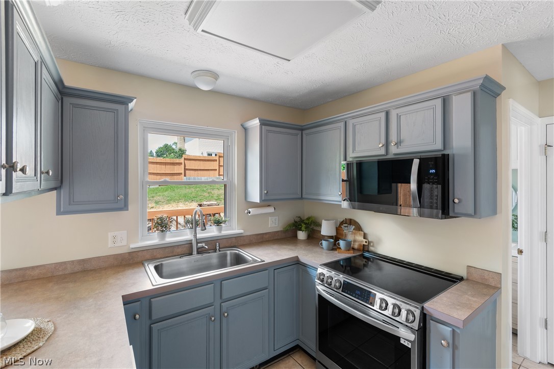 61 Weil Avenue Coventry OH 44319