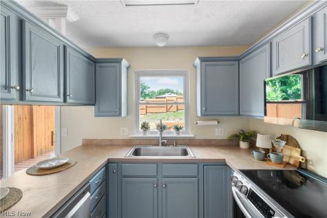 61 Weil Avenue Coventry OH 44319