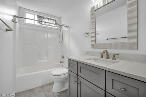 1621 Cadney Street NE Canton OH 44714