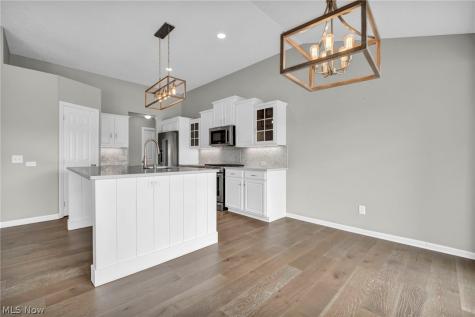 1621 Cadney Street NE Canton OH 44714