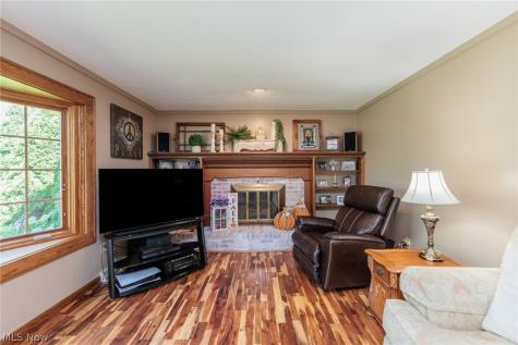 316 Crestview Drive Elyria OH 44035