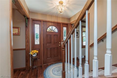 316 Crestview Drive Elyria OH 44035