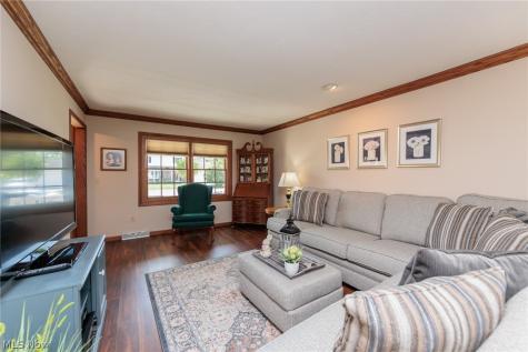 316 Crestview Drive Elyria OH 44035