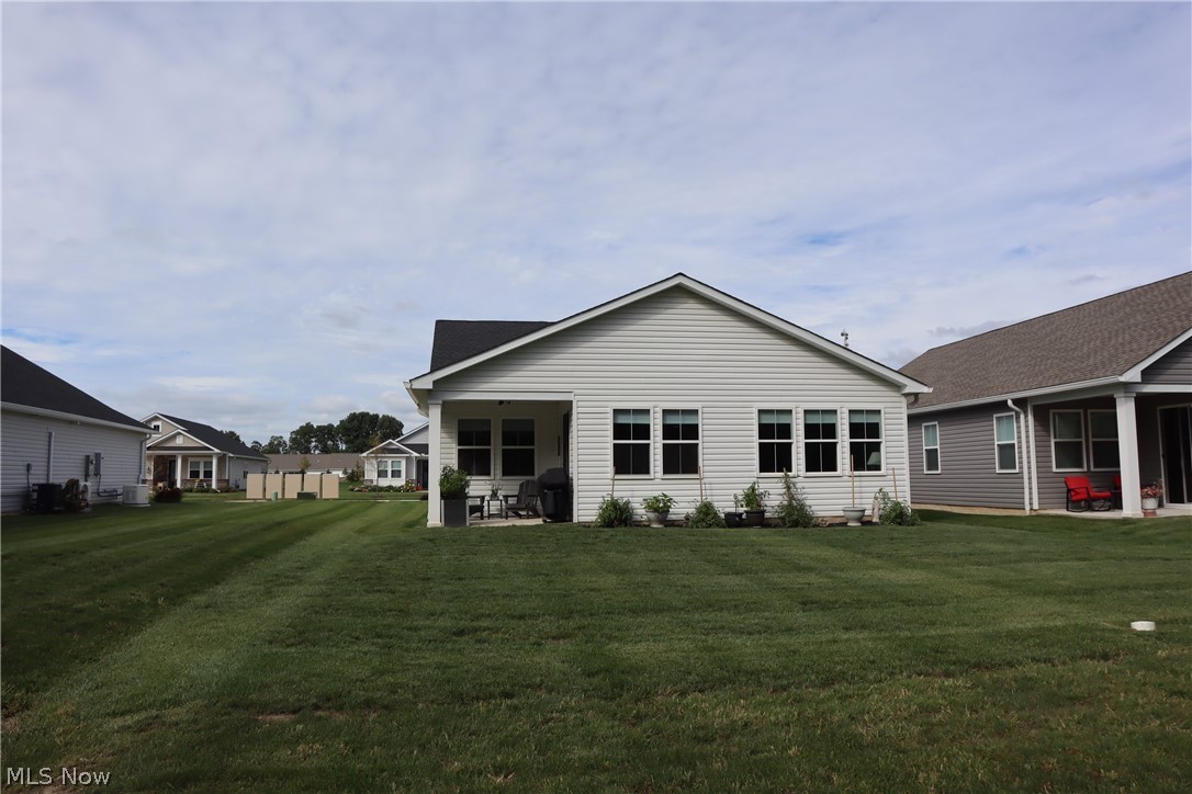 2163 Myla Way Elyria OH 44035