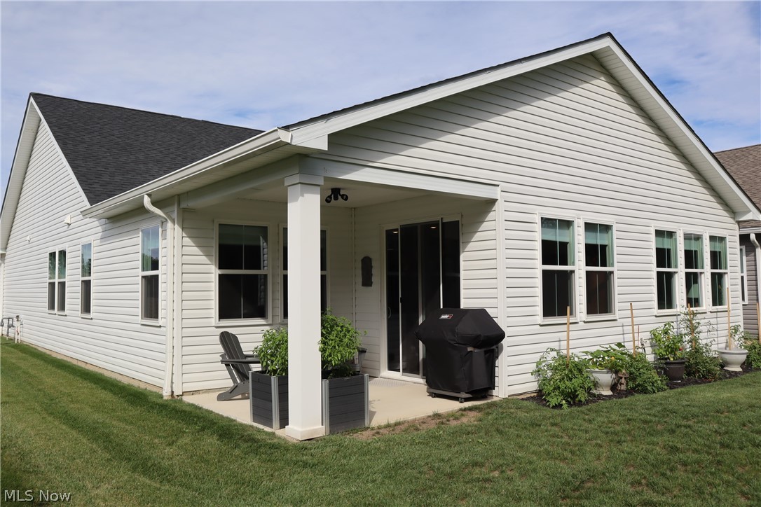 2163 Myla Way Elyria OH 44035