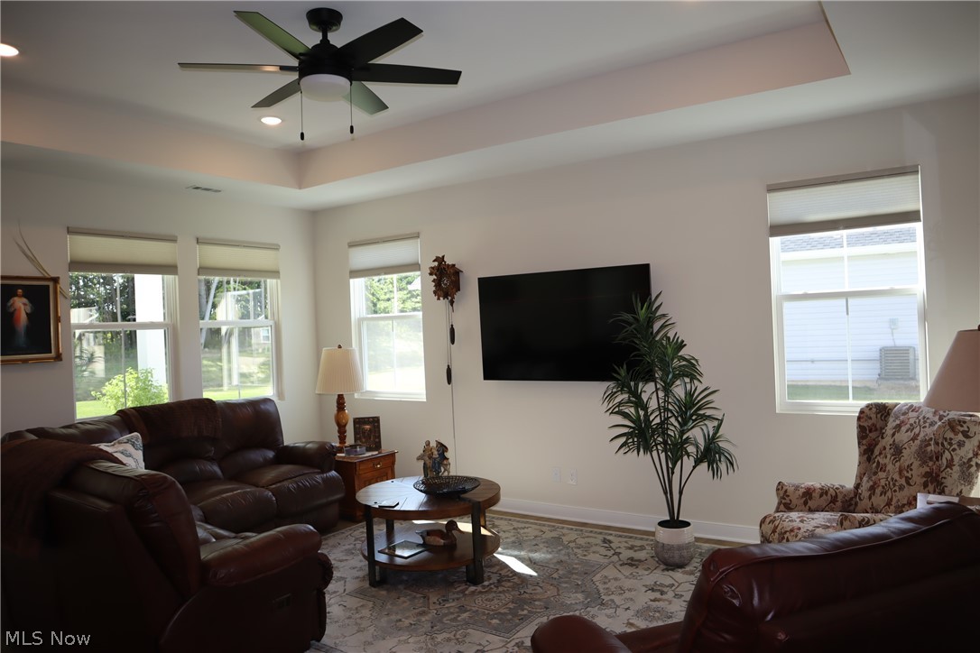 2163 Myla Way Elyria OH 44035