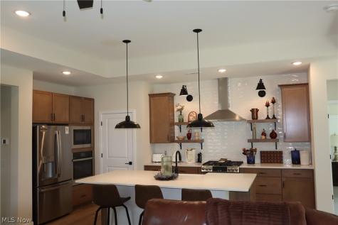2163 Myla Way Elyria OH 44035