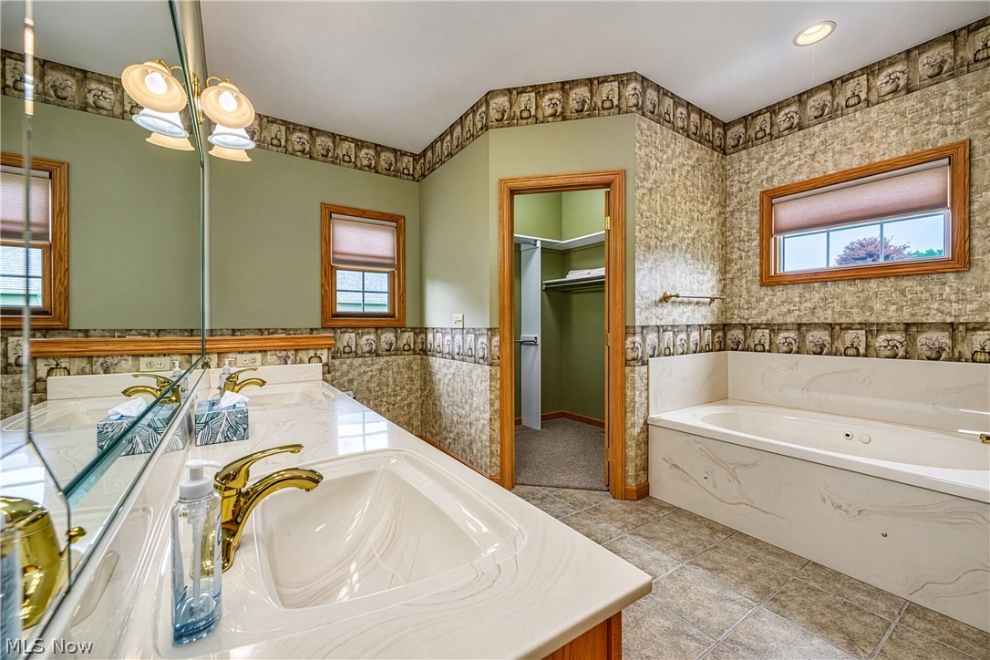 767 Mesa Verde Drive Barberton OH 44203