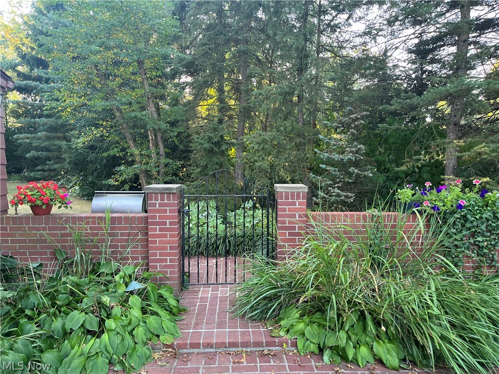 641 Fairway Drive NE Warren OH 44483