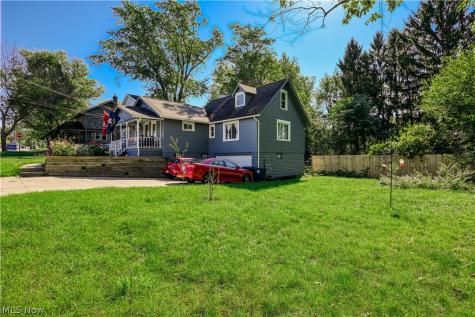 2266 Windemere Avenue Akron OH 44312