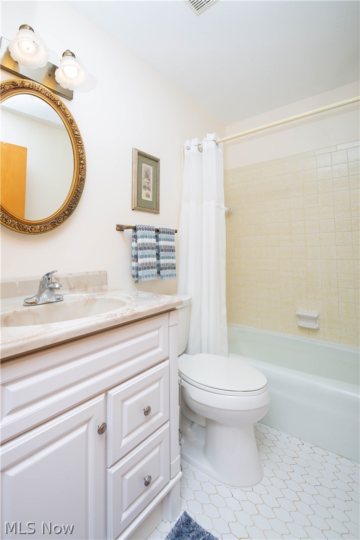 37770 Fox Run Drive Solon OH 44139