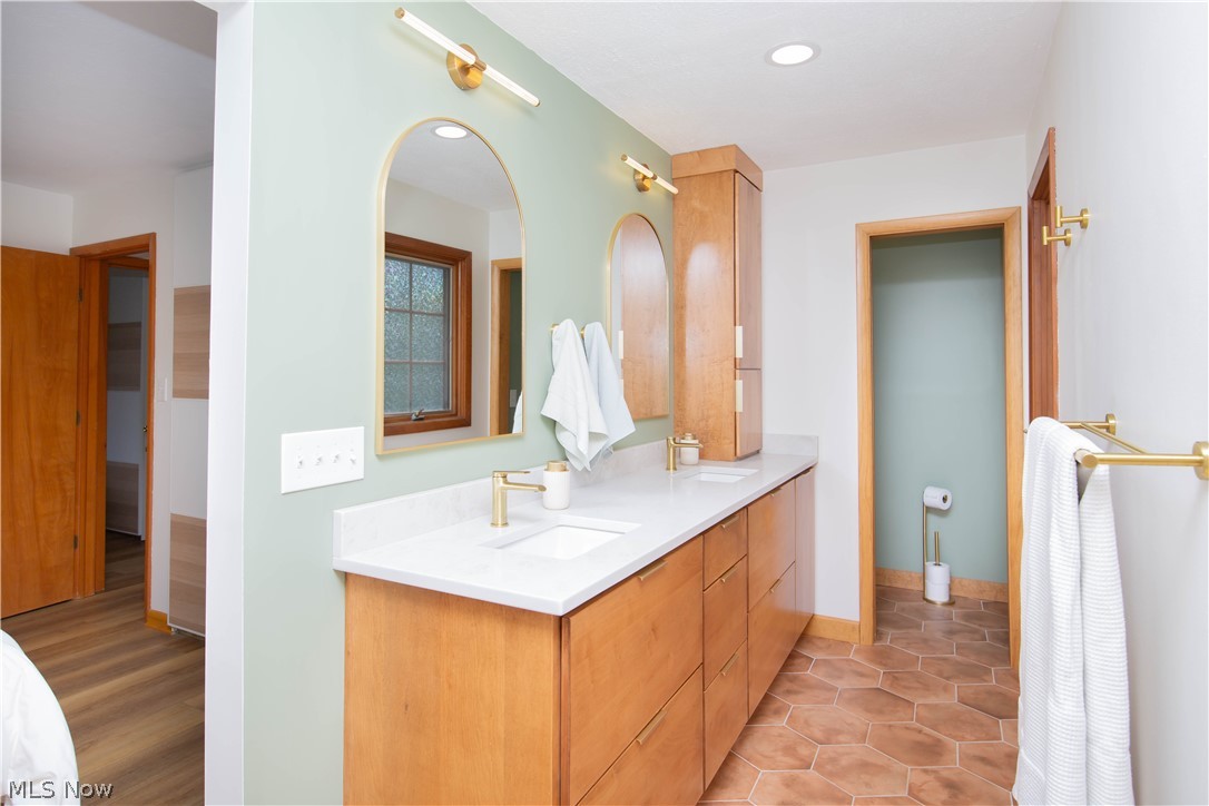 37770 Fox Run Drive Solon OH 44139