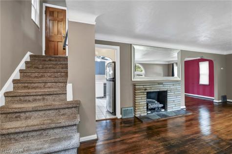 94 E 217th Street Euclid OH 44123