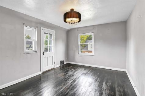 94 E 217th Street Euclid OH 44123