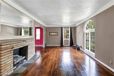 94 E 217th Street Euclid OH 44123