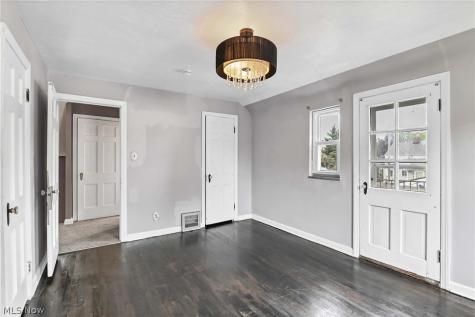 94 E 217th Street Euclid OH 44123
